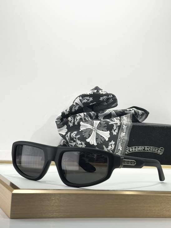 Picture of Chrome Hearts Sunglasses _SKUfw76704336fw